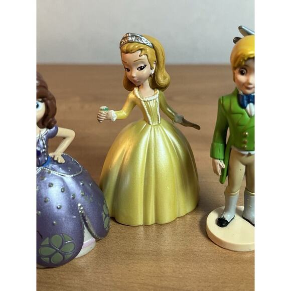 Bundle Of 5 Sofia The First Toys Action Figures Cake Toppers Plus Amber - Picture 4 of 10